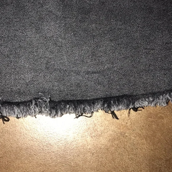 Junior’s Shein Distressed Jeans - Picture 5 of 6